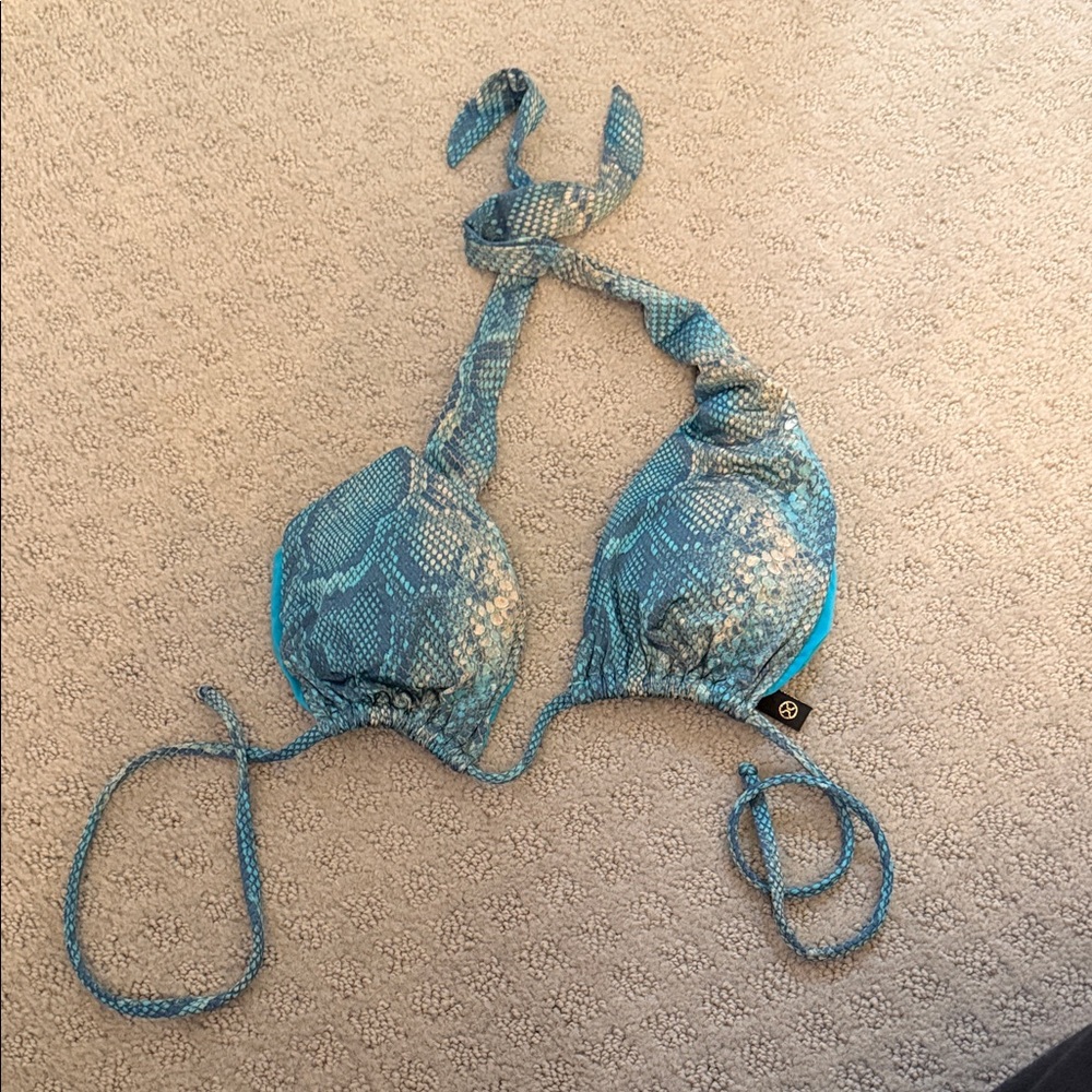 Vix Blue Patterned Bikini Top